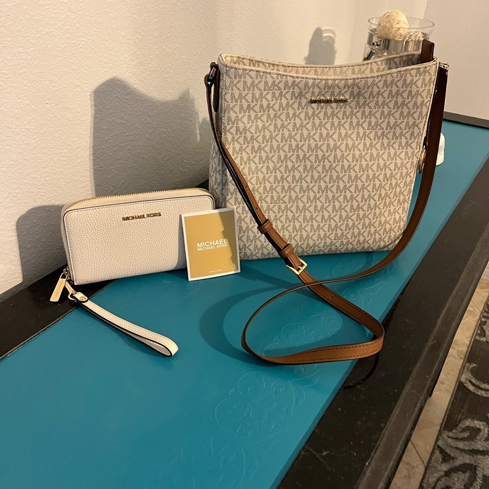 Michael Kors messenger bag